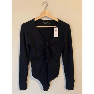 NWT Abercrombie & Fitch cozy tie-front bodysuit size Small